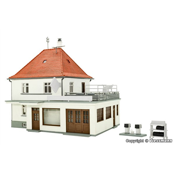 Kibri H0 Wohnhaus mit Werkstatt und Tankstelle