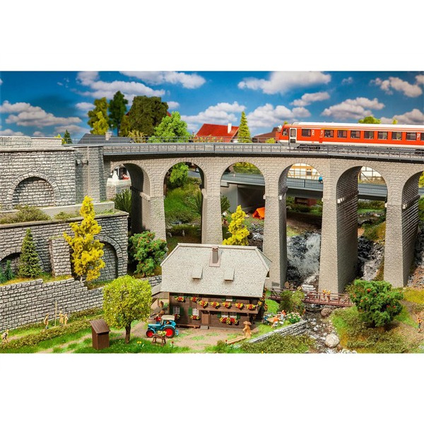 Faller H0 Viadukt, 2-gleisig gebogen, f&uuml;r M&auml;rklin R1/R2