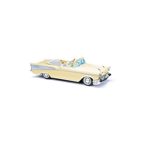 BUSCH H0 Chevrolet Bel Air 57, Cabrio offen mit Fahrerin und Hund