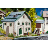 Faller H0 B&uuml;ndnerhaus Guarda