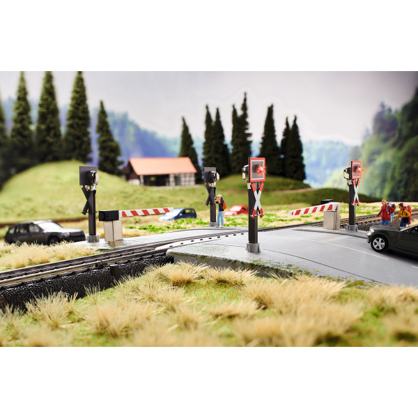 M&auml;rklin H0 C-Gleis Vollautomatischer Bahn&uuml;bergang