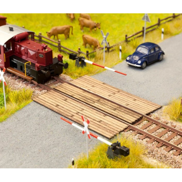 NOCH H0 Bahn&uuml;bergang Holzbohlen