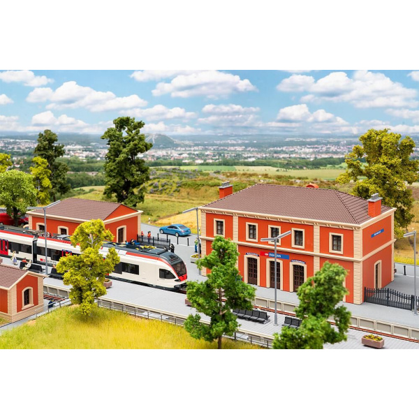 Faller H0 Bahnhof-Set Schweiz